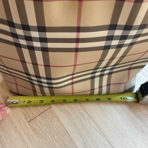 Authentic Burberry Tote - Picture 12 of 14